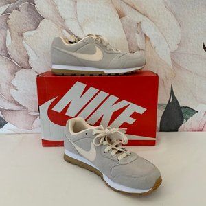Nike Sz 9.5 MD Runner 2 SE Tan Suede Trainers NIB